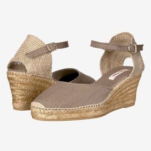 Brand New Toni Pons Caldes wedges in taupe